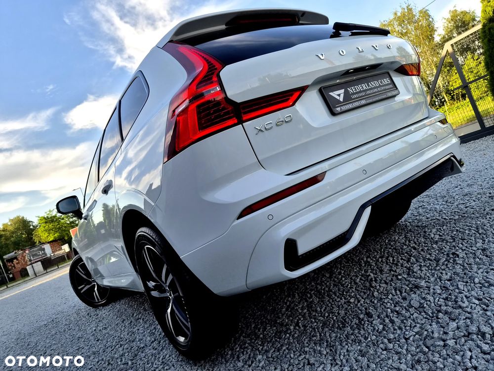 Volvo XC 60 B4 D AWD Plus Dark - 6