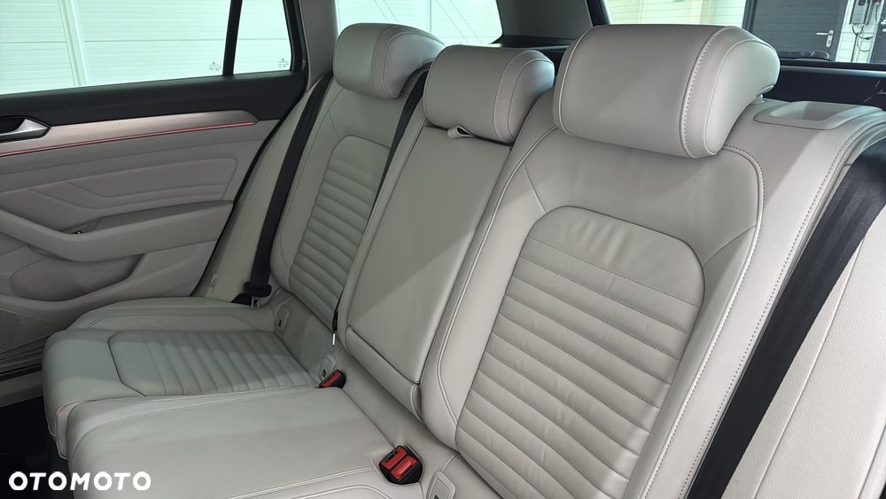 Volkswagen Passat 2.0 TDI EVO Elegance - 19