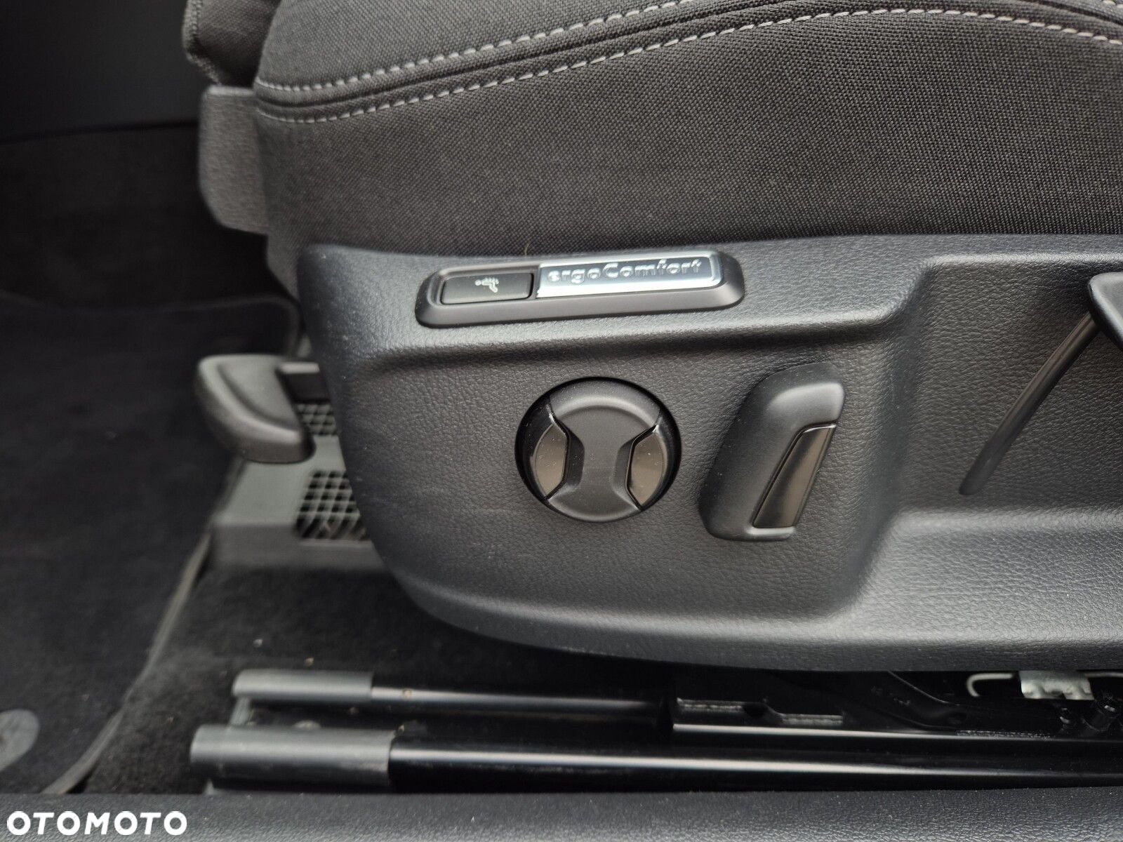 Volkswagen Passat 2.0 TDI Business DSG - 12