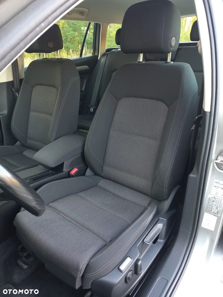 Volkswagen Passat Variant - 11
