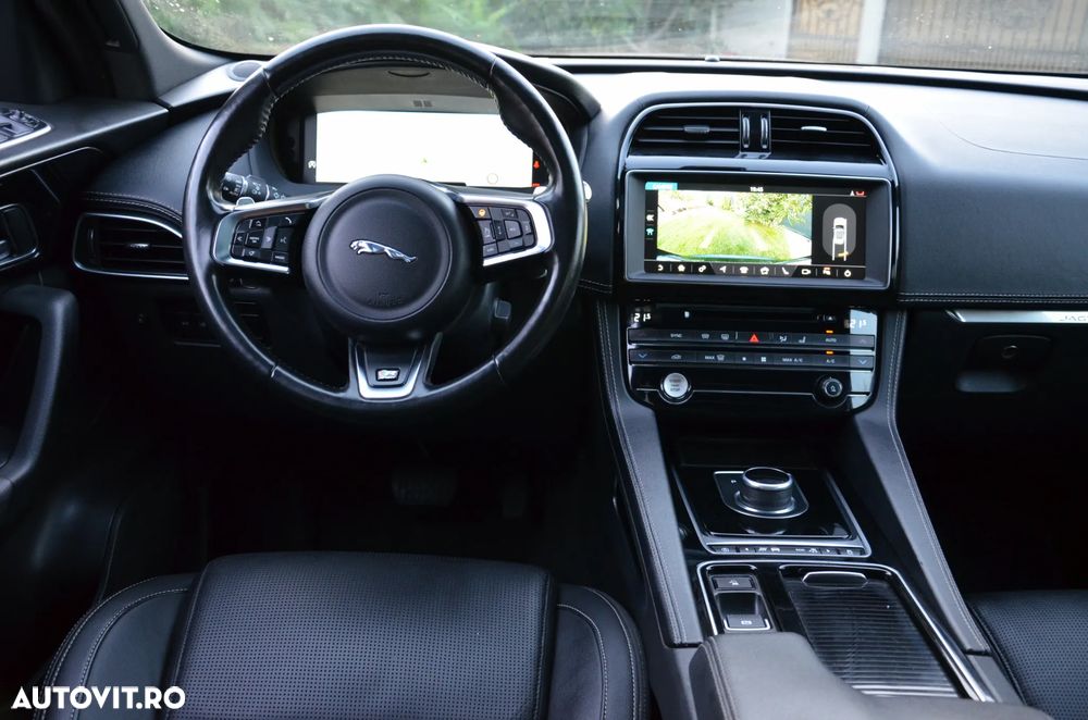 Jaguar F-Pace 25d AWD Aut. R-Sport - 31