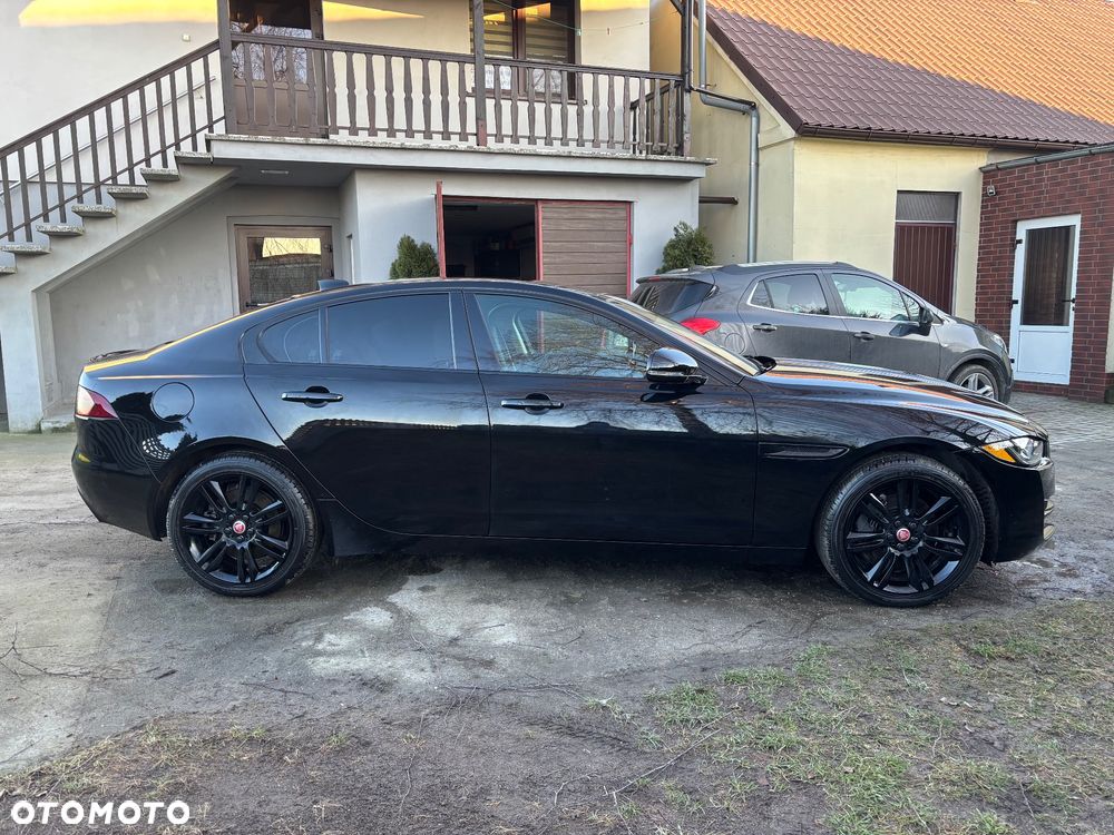 Jaguar XE 2.0 T AWD Prestige - 8