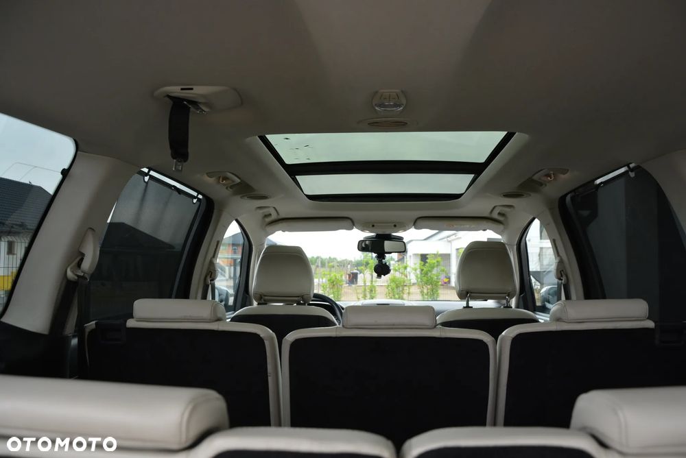 Ford Galaxy - 8