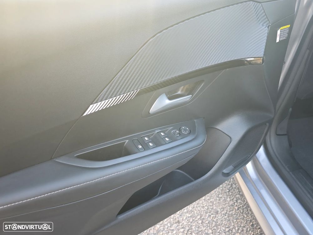 Peugeot e-208 Allure - 30