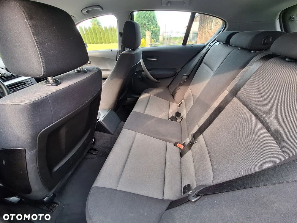 BMW Seria 1 - 30