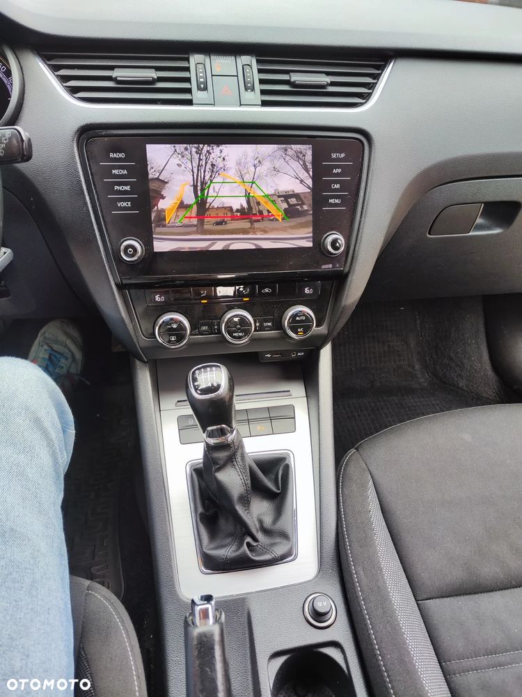 Skoda Octavia 2.0 TDI Style - 8