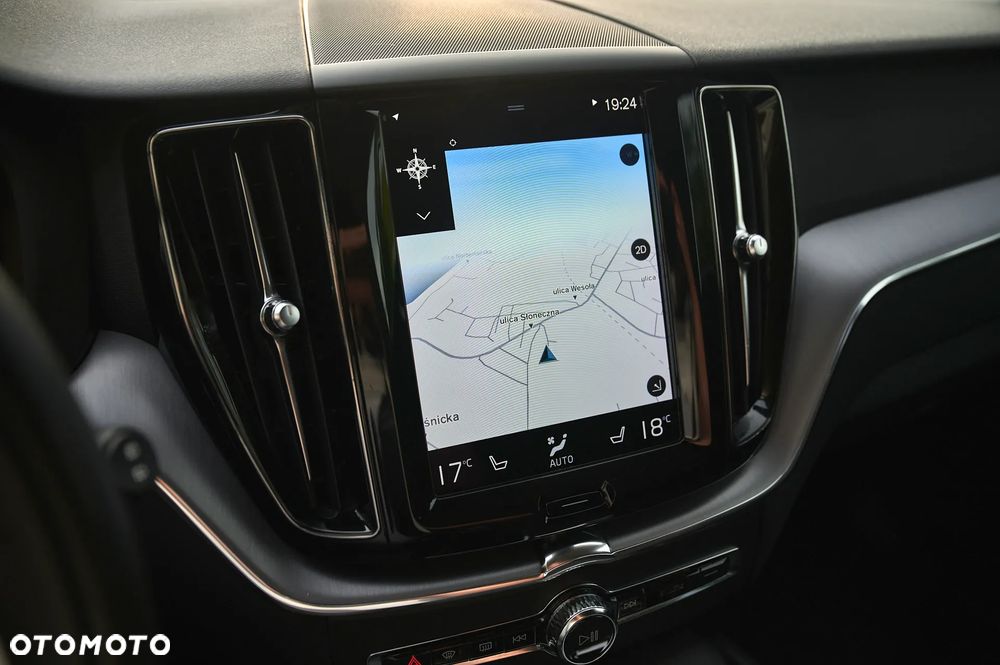 Volvo XC 60 B4 D AWD Momentum Pro - 35