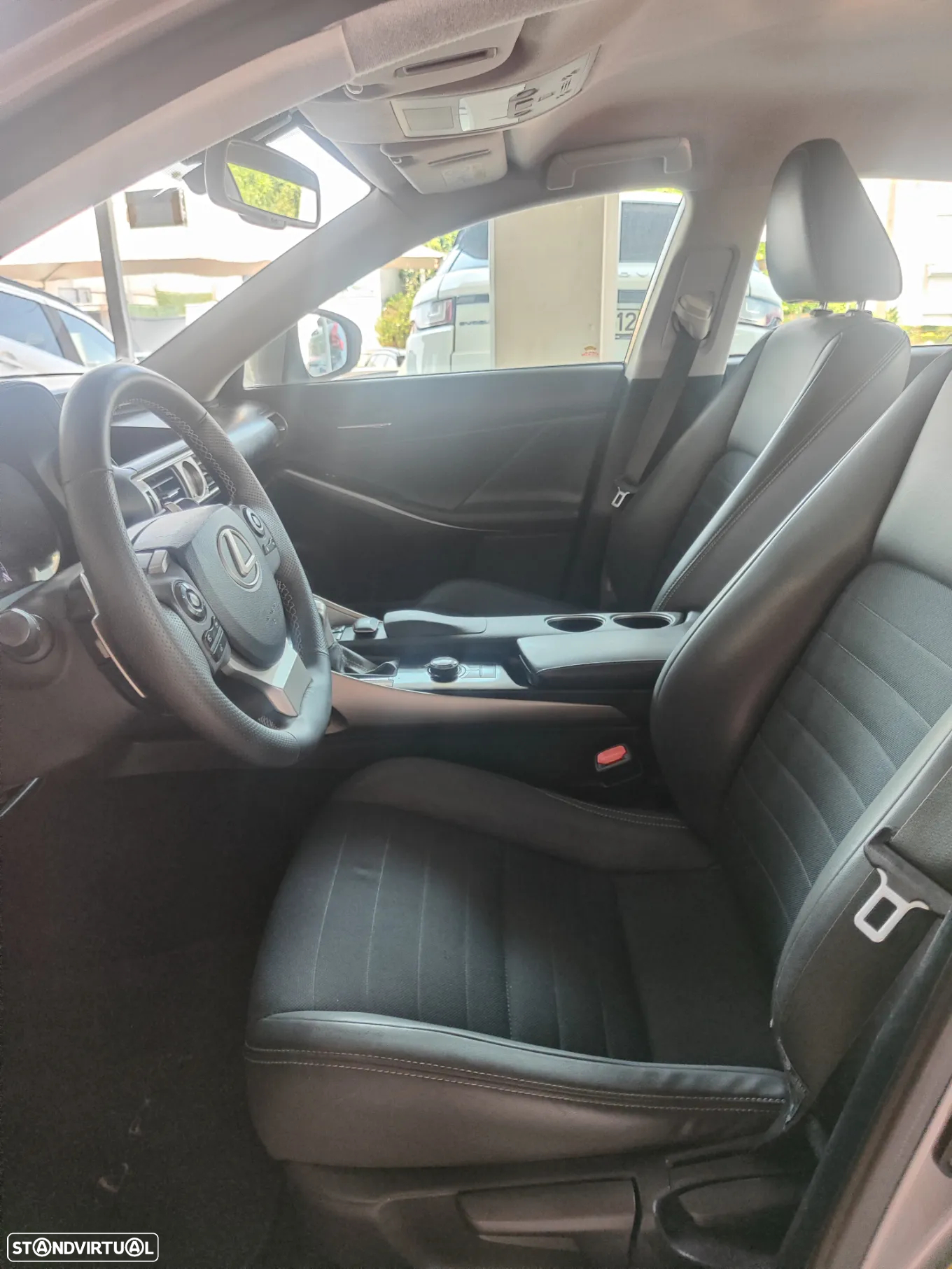 Lexus IS 300H Executive+ - 14