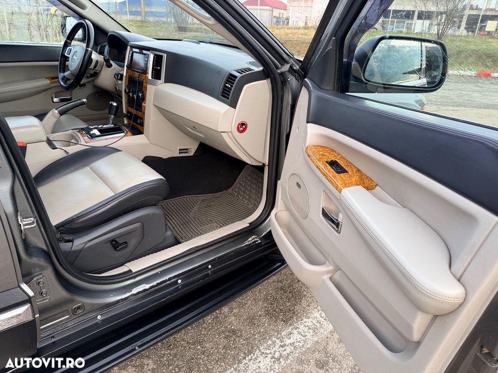 Jeep Grand Cherokee - 13