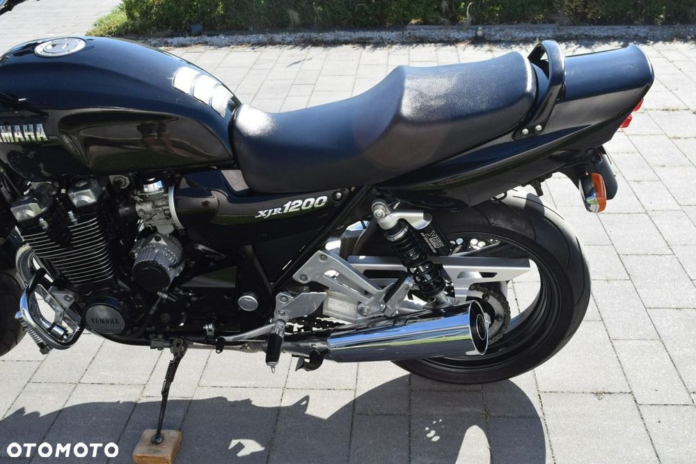 Yamaha XJR - 6