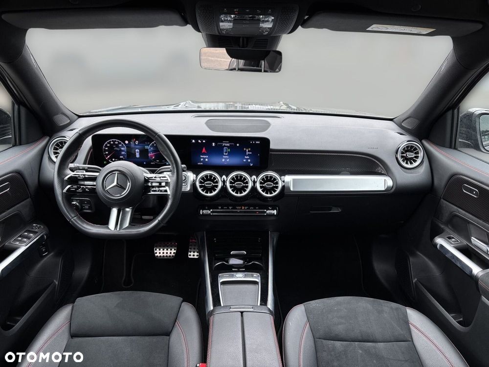 Mercedes-Benz GLB - 12