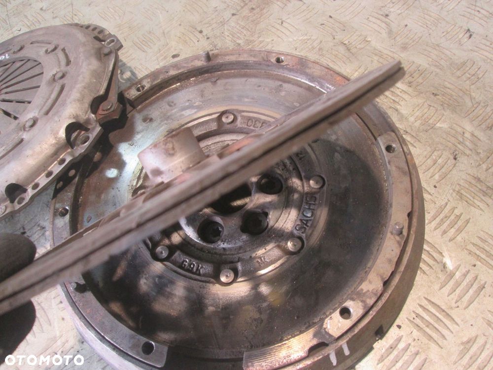 KOŁO DWUMASOWE + TARCZA + DOCISK ŁOŻYSKO OPOROWE CITROEN C4 I 1.6 HDI - 4