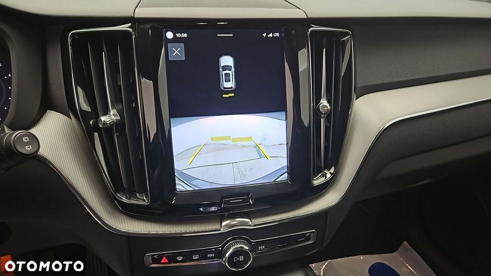 Volvo XC 60 B4 D AWD Plus Dark - 19