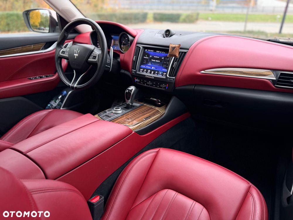 Maserati Levante - 30