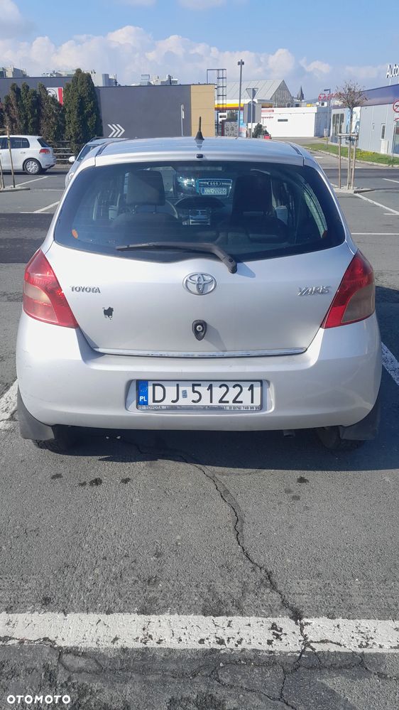 Toyota Yaris 1.3 Luna - 4