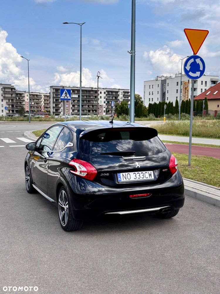 Peugeot 208 - 3