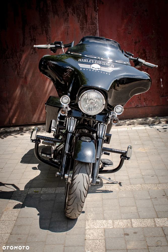 Harley-Davidson Touring Street Glide - 11