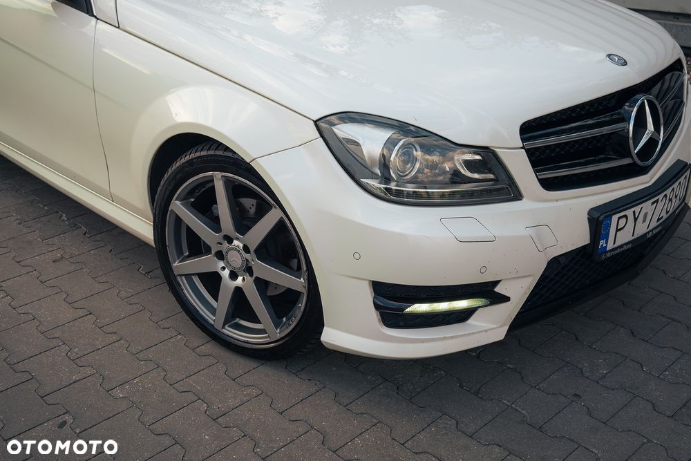 Mercedes-Benz Klasa C 250 CGI BlueEff - 19
