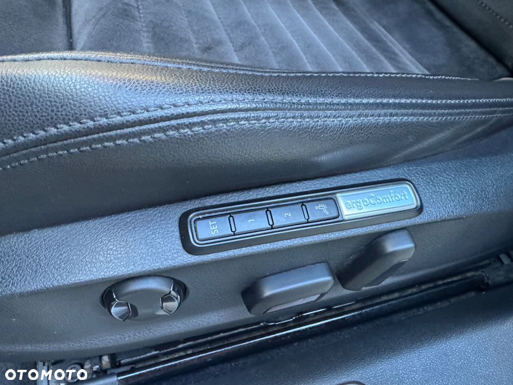 Volkswagen Passat 2.0 TDI SCR DSG Highline - 26