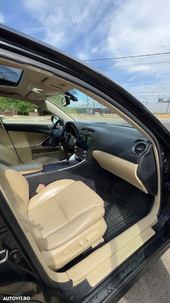 Lexus Seria IS 250 2.5 V6 Aut Luxury - 10