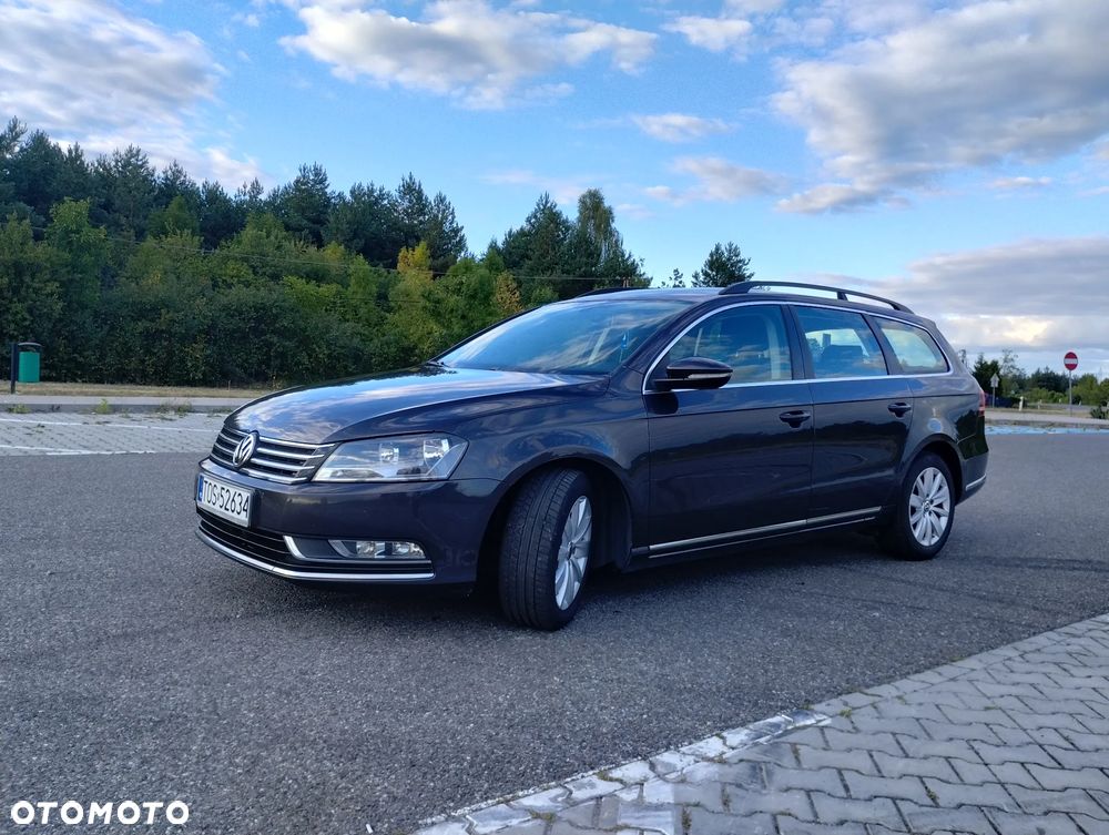 Volkswagen Passat - 1