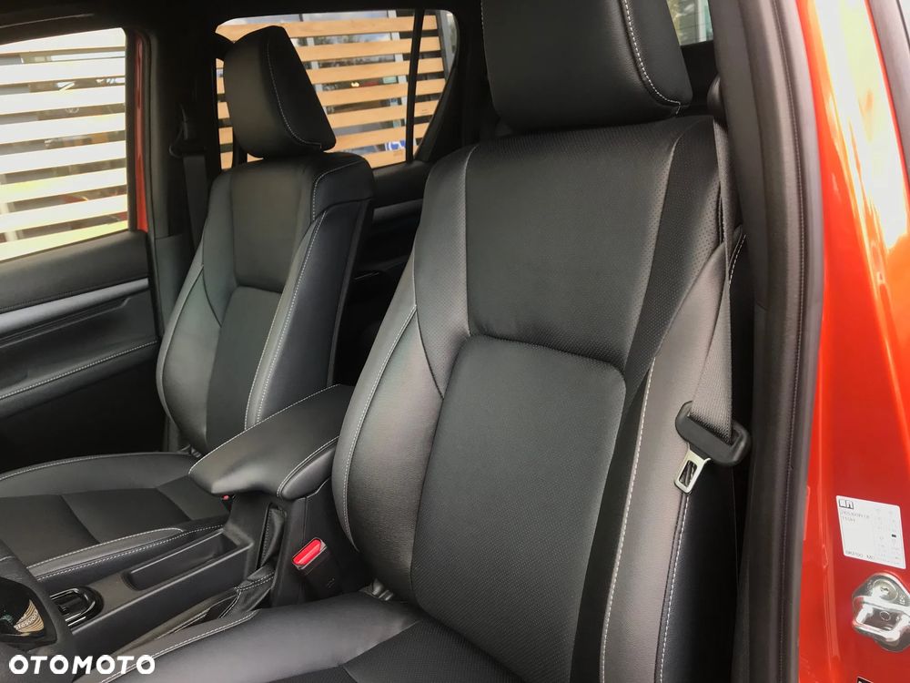 Toyota Hilux 2.8 D-4D mHEV Double Cab Invincible 4x4 - 35