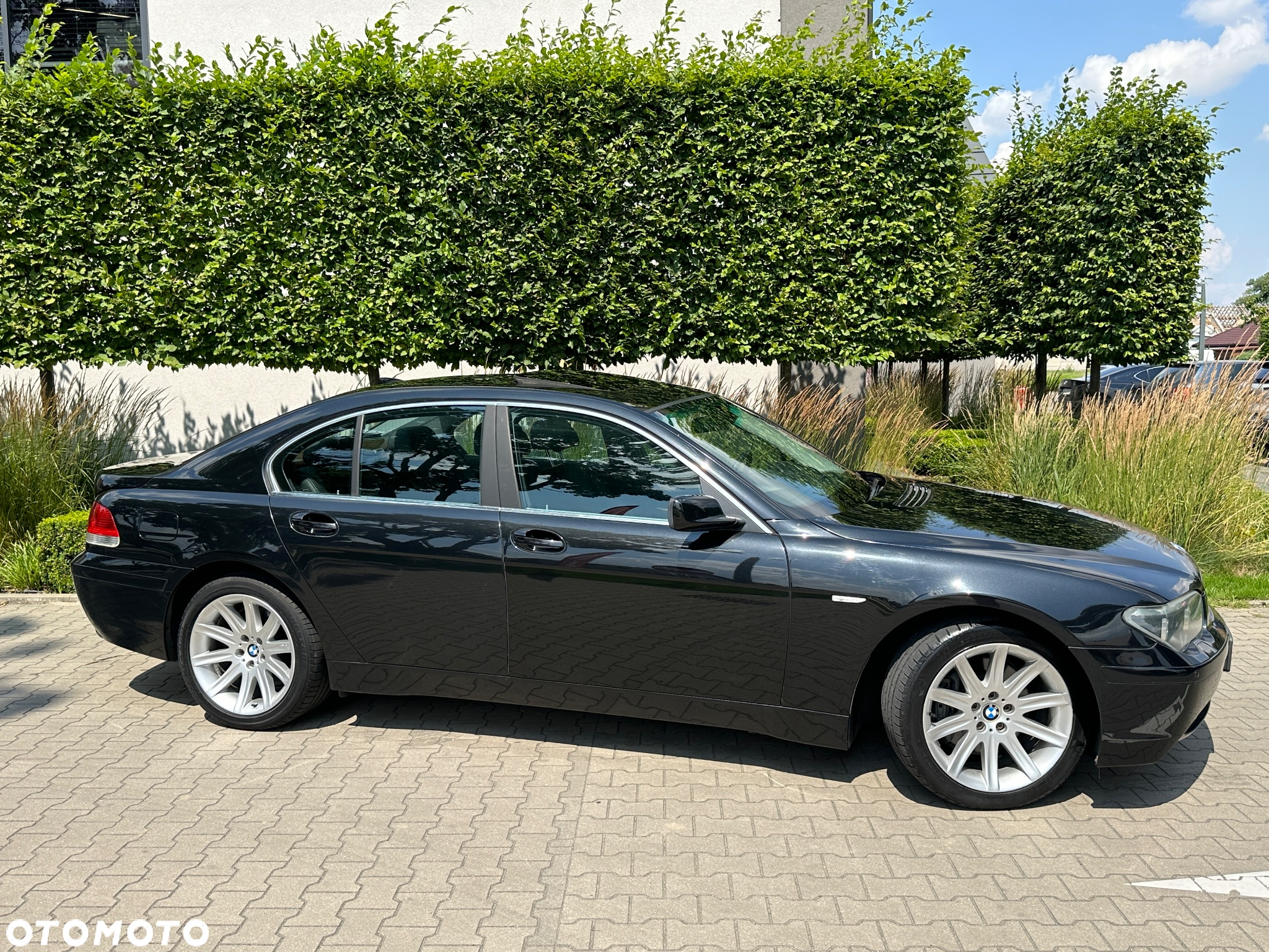 BMW Seria 7 745i - 15
