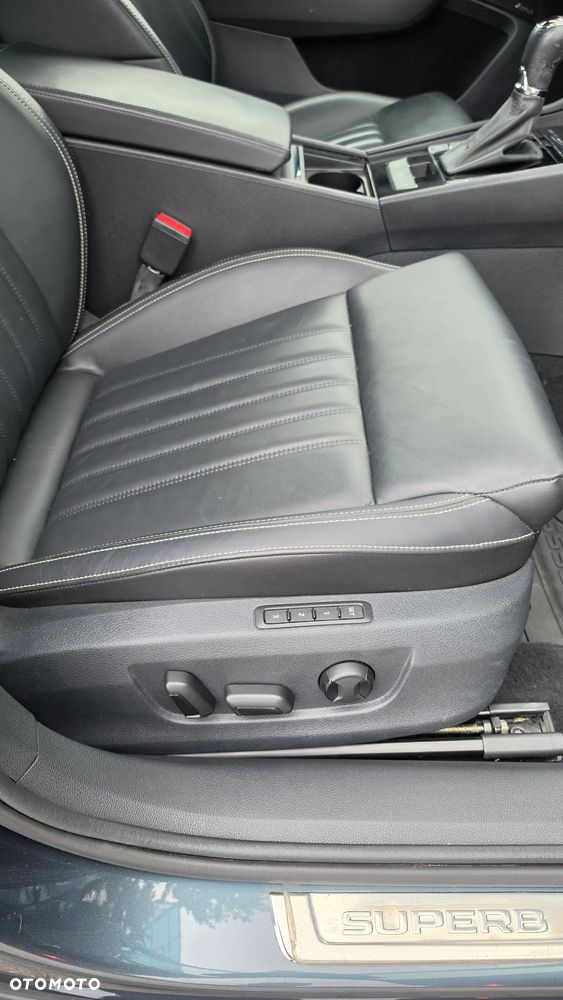 Skoda Superb 2.0 TDI L&K DSG7 - 24
