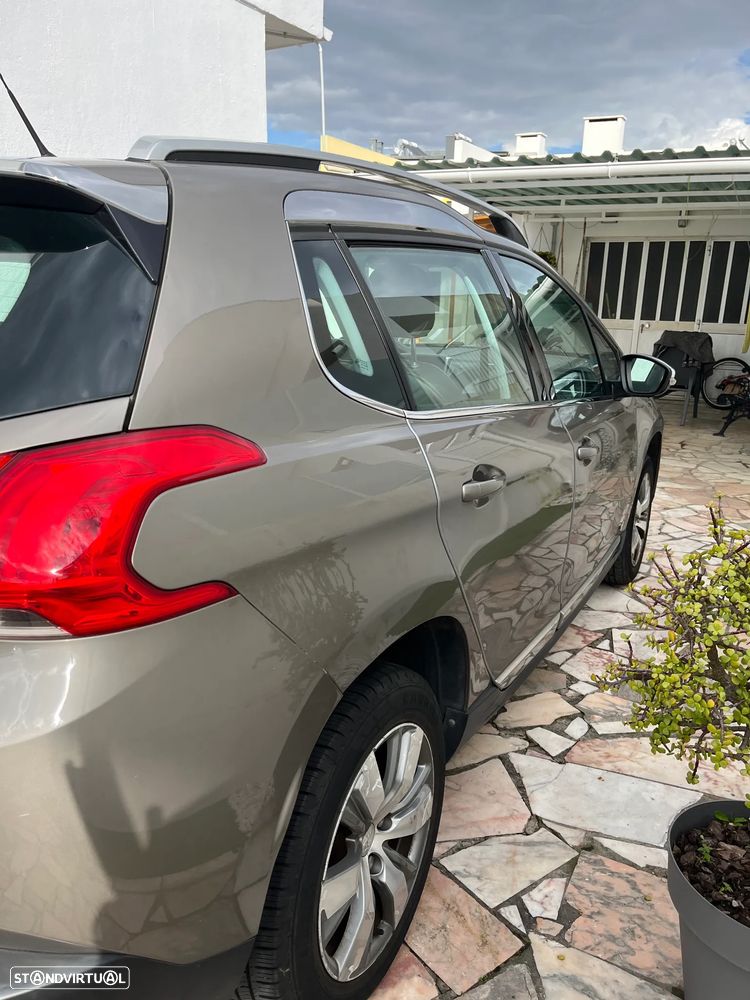 Peugeot 2008 1.2 PureTech Allure - 10