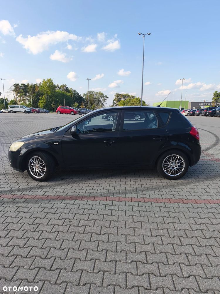 Kia Ceed 1.6 Comfort + - 5