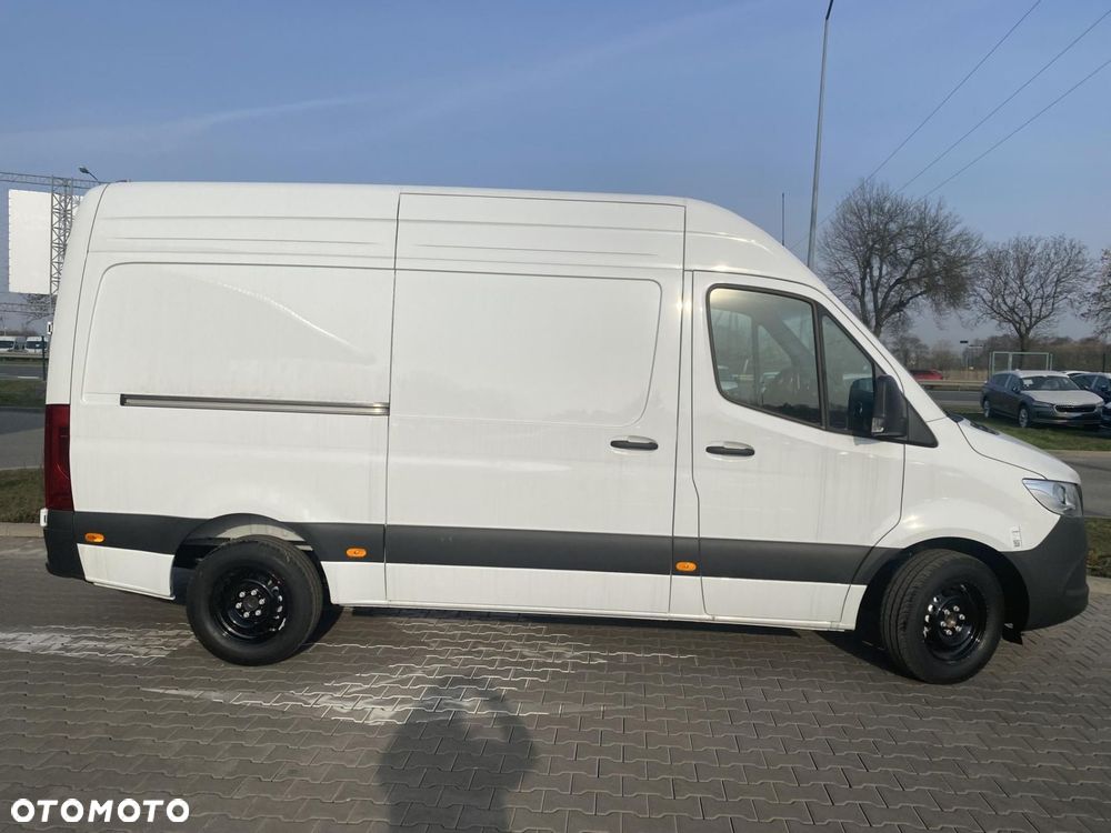 Mercedes-Benz Sprinter - 4