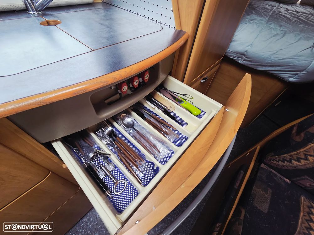 Hymer Classe B B654 - 17