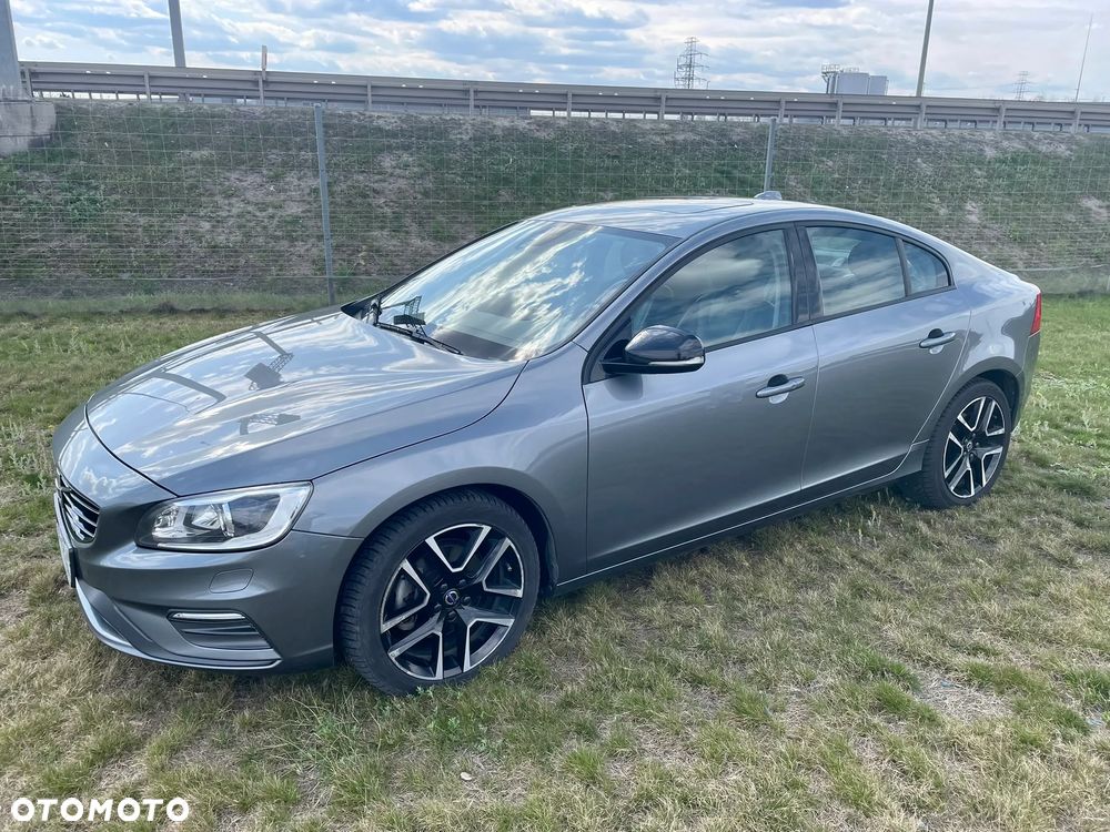Volvo S60 T5 Drive-E Dynamic Edition (Momentum) - 1