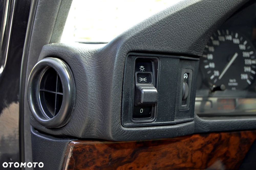 BMW Seria 5 540i - 11