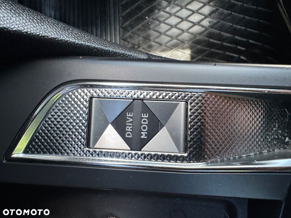 DS Automobiles DS 3 Crossback 1.2 PureTech Performance Line + - 31