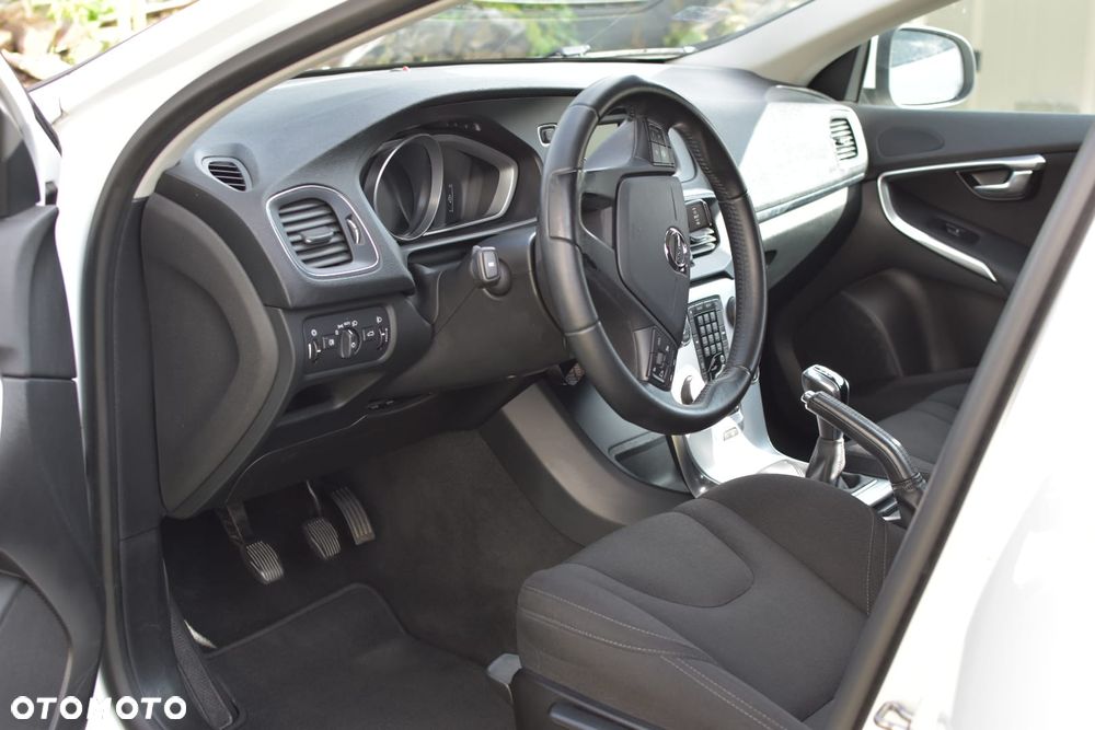 Volvo V40 D2 Momentum - 10
