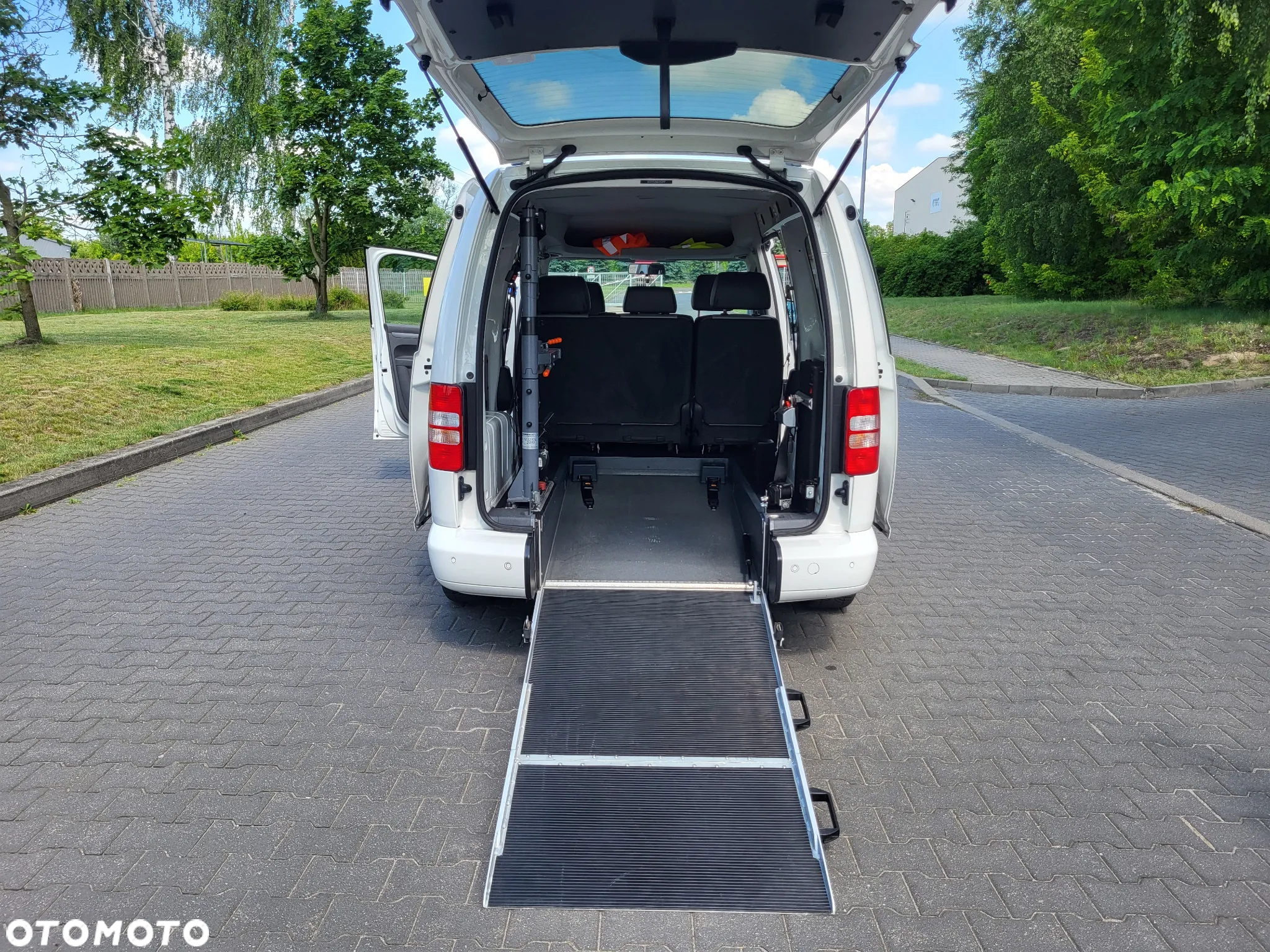Volkswagen Caddy Maxi 1.6 TDI Trendline Mixt - 4