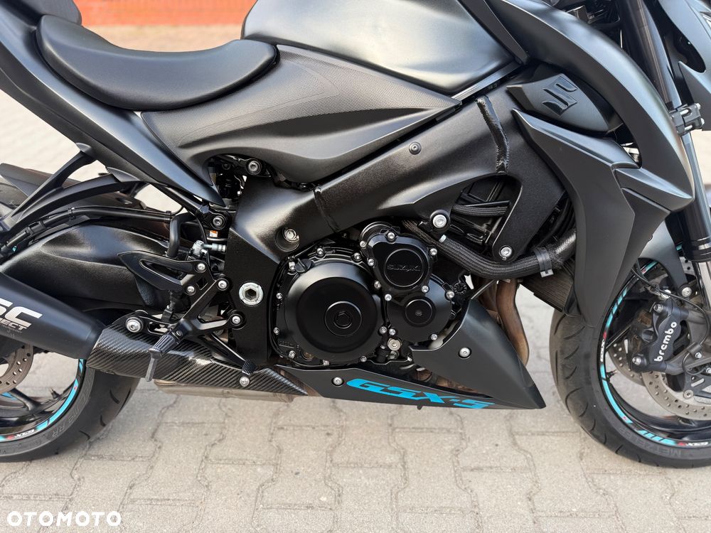 Suzuki GSX - 8