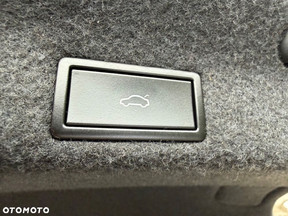 Volkswagen Passat 2.0 TSI Business DSG - 17