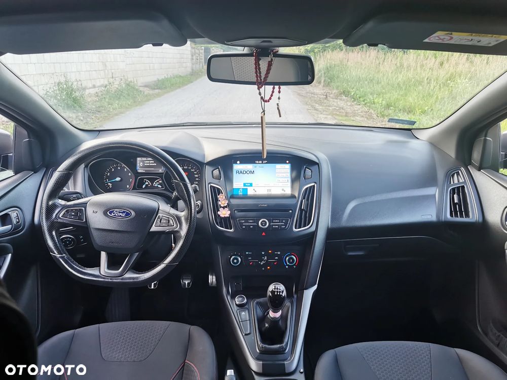 Ford Focus 1.5 EcoBoost ST-Line - 4