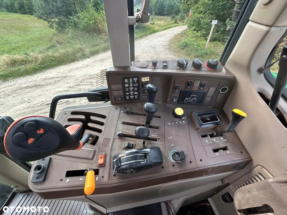 John Deere 6820 - 16