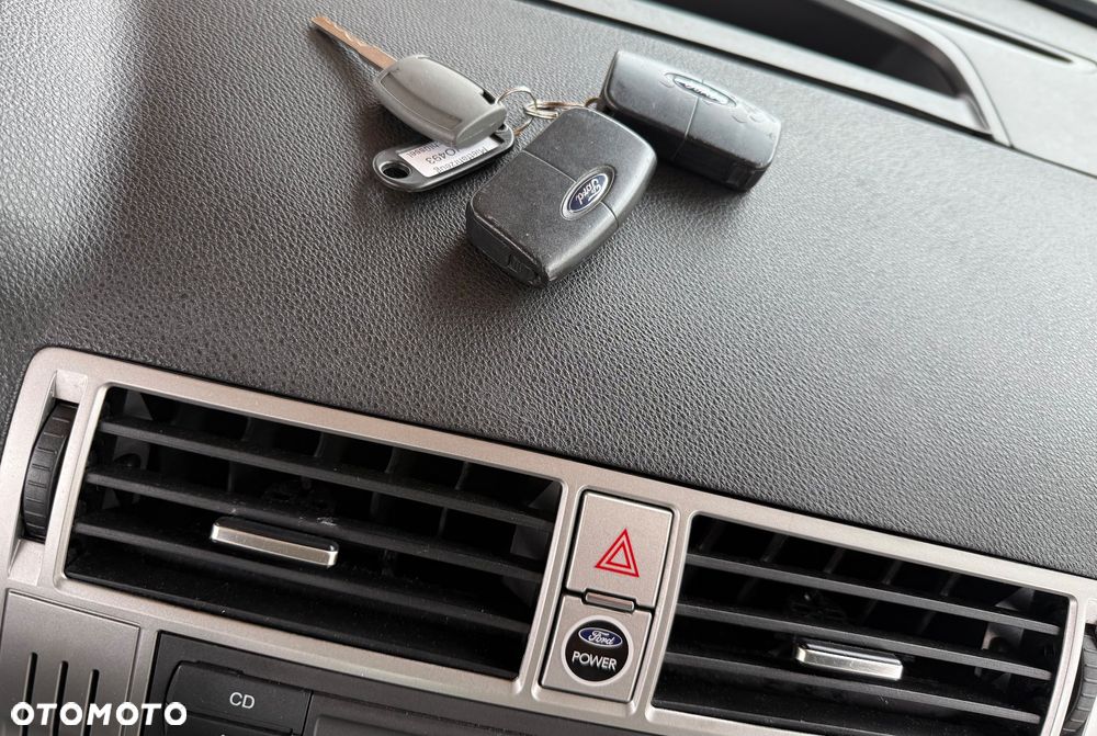 Ford Kuga 2.0 TDCi 2x4 Trend - 24