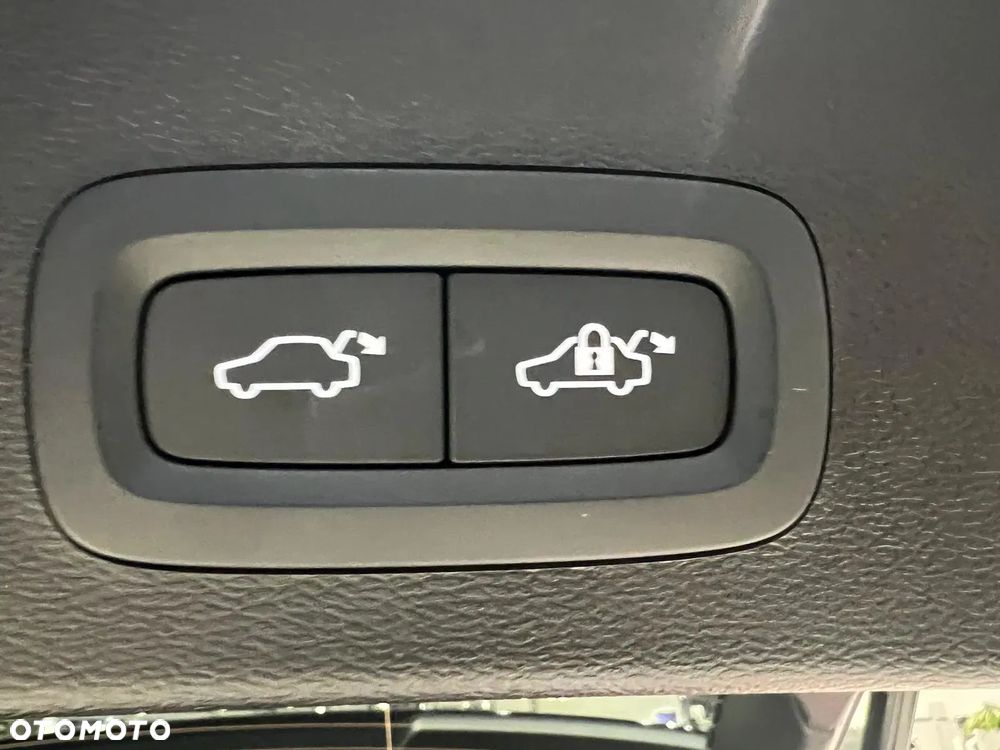 Volvo XC 40 B4 AWD Ultimate Dark - 30