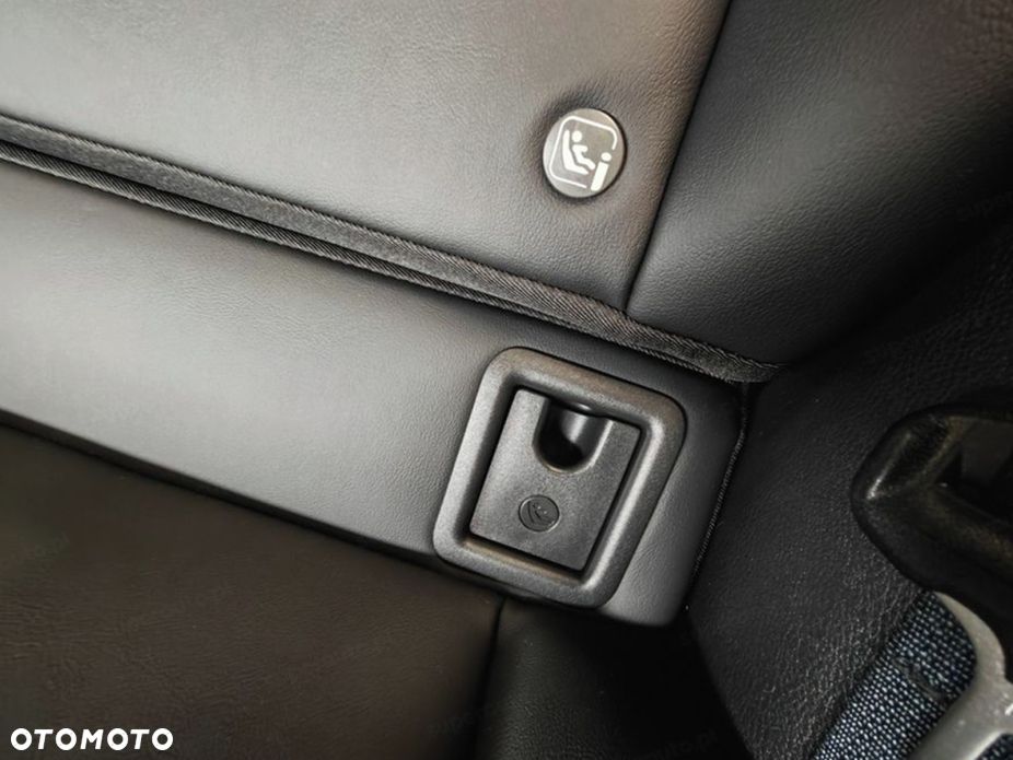 Lexus UX 300h F Sport Design - 16