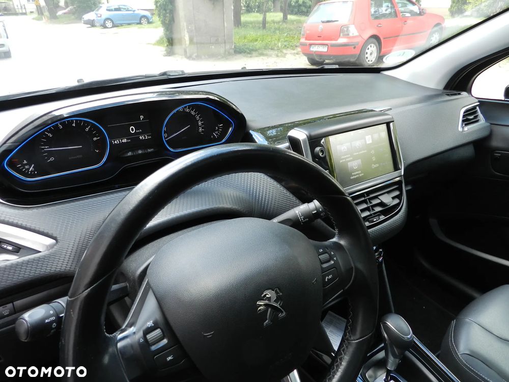 Peugeot 2008 1.2 Pure Tech GPF Style S&S EAT6 - 7