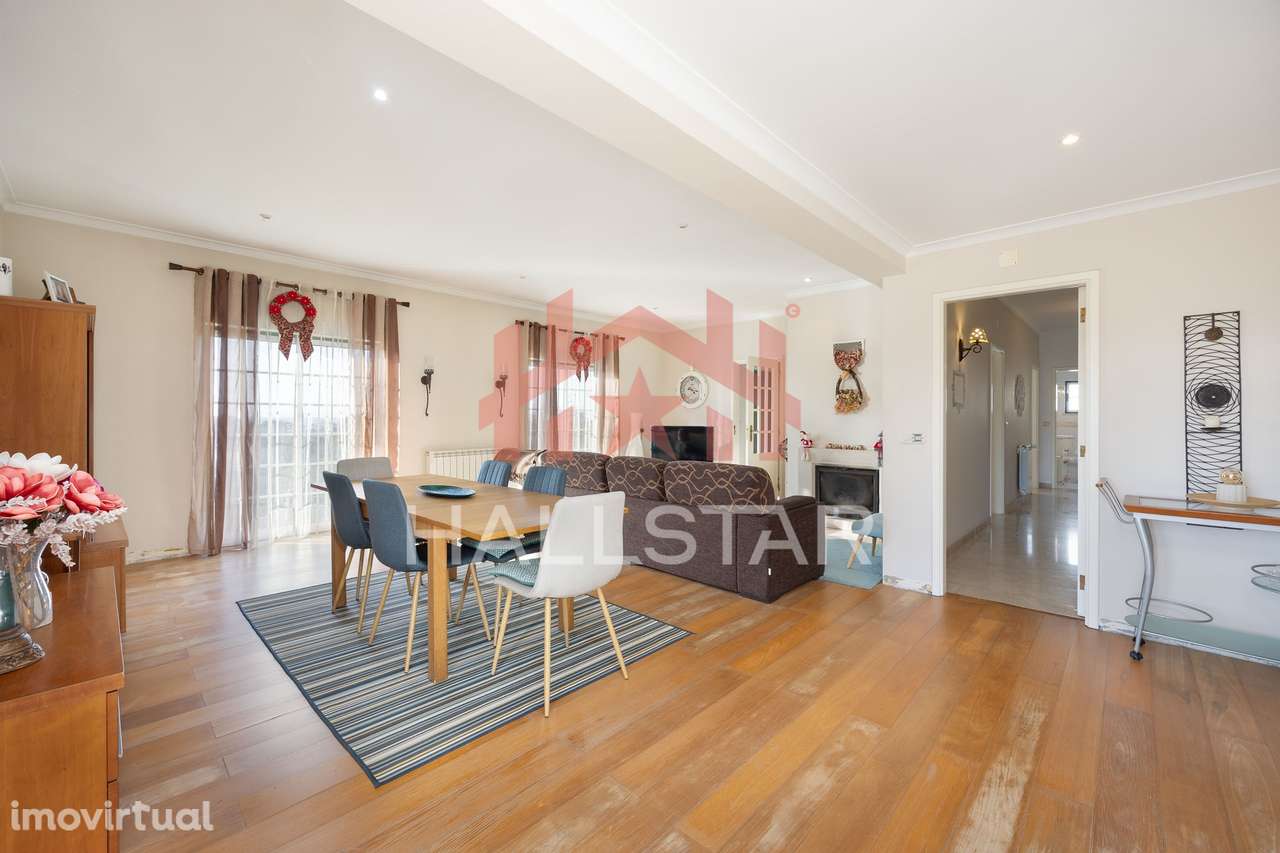 Moradia T3 Isolada / Aquecimento Central / Torre - Grande imagem: 4/40