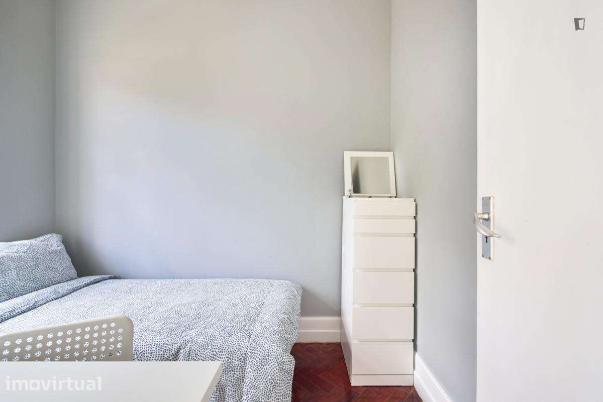 Quarto - localizado em Saldanha Lisbon - Grande imagem: 4/52