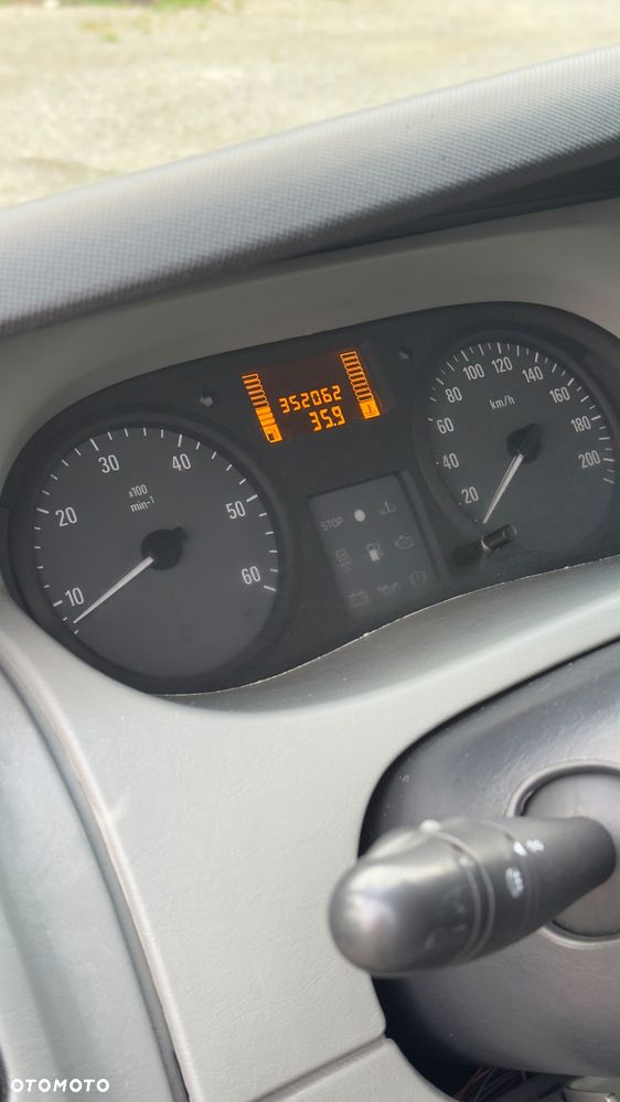 Opel Vivaro Tour - 12