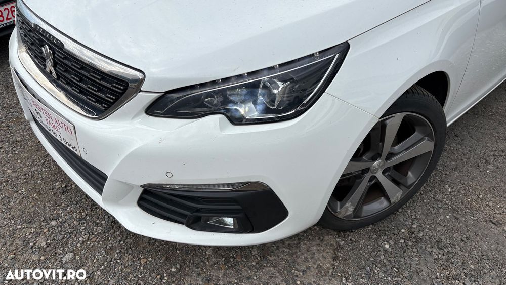 Peugeot 308 1.2 L PureTech Turbo S&S Allure - 3