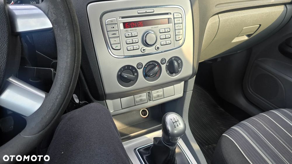 Ford Focus 1.4 16V Trend - 30